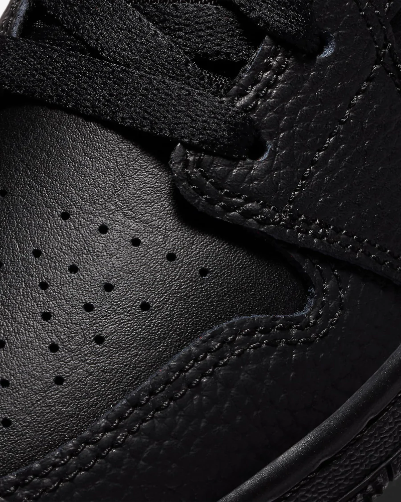 Nike Air Jordan 1 Mid Triple Black
