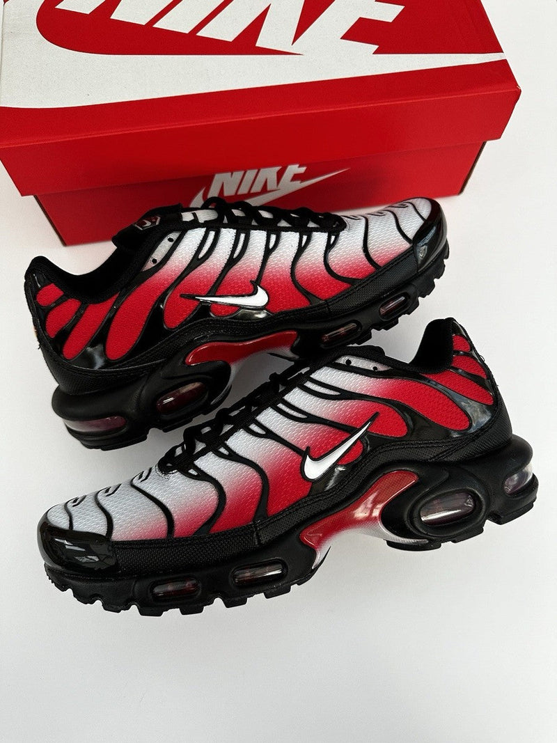 Nike Air Max Plus Tuned 1 Pure Platinum University Red